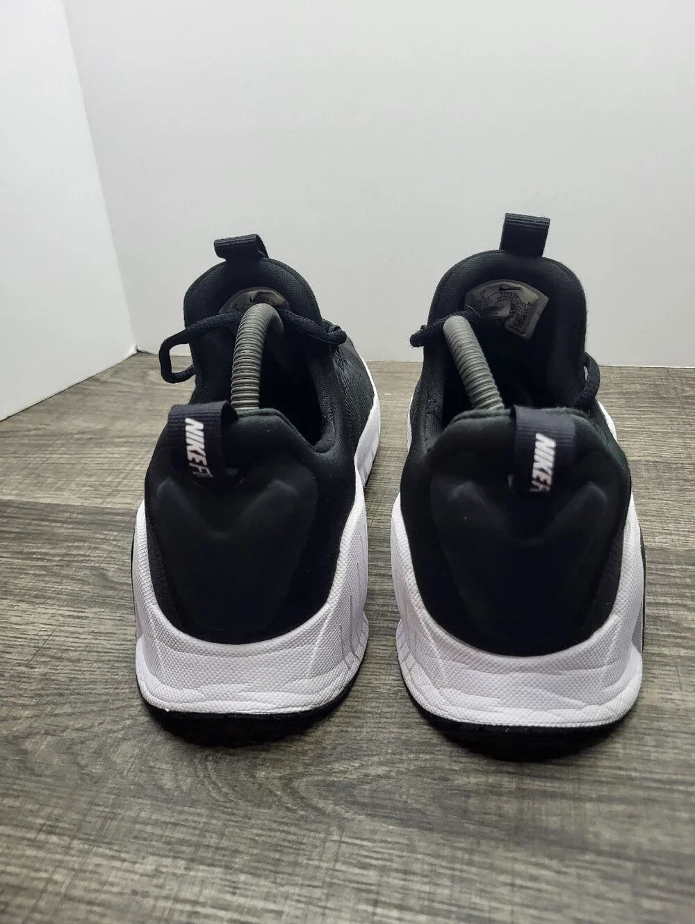 Nike Free Metcon 6 Black White Training Gym Shoes FJ7126-001 Women's Size 9